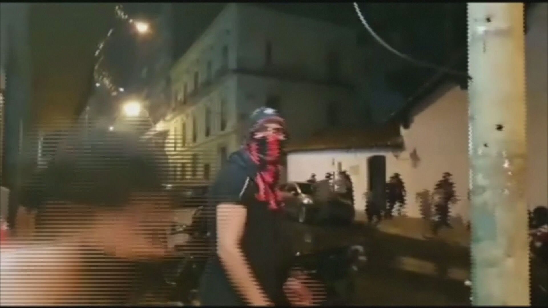 Manifestante no Paraguai (06 março 2021)