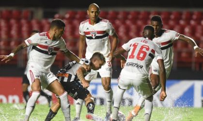 Federação paulista diz que futebol continua e avalia jogos em outros estados