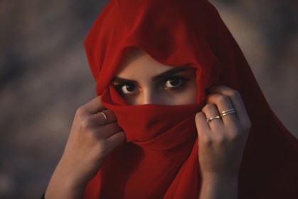 Mulher muçulmana usando burca