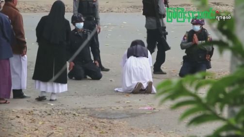 Freira se ajoelha em Mianmar e pede a policiais que não pratiquem violência 
