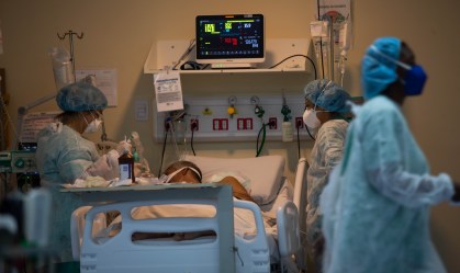 Taxa de ocupação de UTIs para Covid no Brasil segue muito crítica, diz Fiocruz