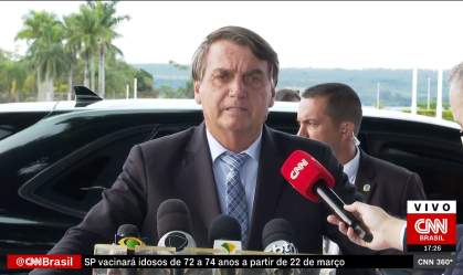Bolsonaro diz à CNN que crítica de Lula é campanha e retoma fala anticorrupção