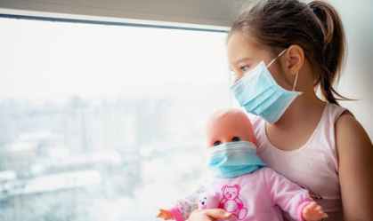 Mãe e filho na pandemia