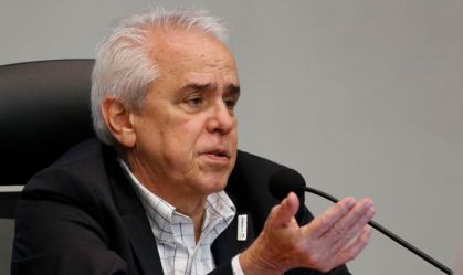 Acionistas da Petrobras aprovam destituição de Castello Branco do conselho