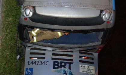 BRT do Rio tem um acidente a cada três dias por invasão à faixa exclusiva