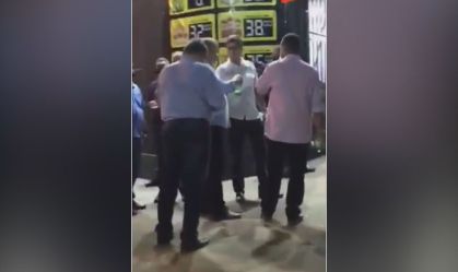 Prefeito de Cuiabá descumpre decreto ao beber na rua e aglomerar