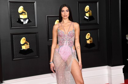 Dua Lipa comparece ao 63º Prêmio Grammy, no Centro de Convenções de Los Angeles,