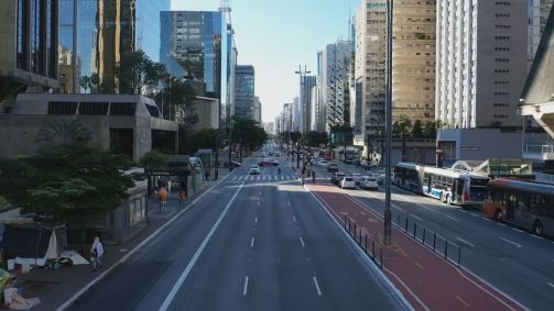 Avenida Paulista no primeiro dia da &quot;fase emergencial&quot; do plano SP