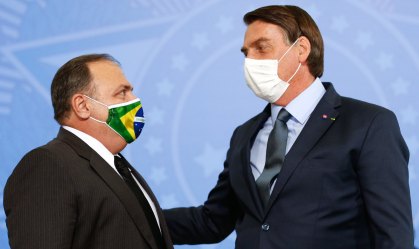 O presidente Jair Bolsonaro e o ministro da Saúde Eduardo Pazuello