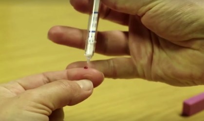 Farmácias vão poder fazer testes rápidos para diagnosticar COVID-19