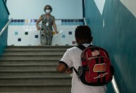 Paes afirma que não vai impedir crianças não vacinadas de entrarem nas escolas no Rio