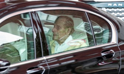 Príncipe Philip deixa hospital no Reino Unido após tratamento cardíaco