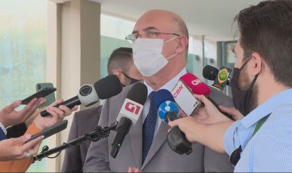 Ministro da Educação reforça a Queiroga pedido de imunização de professores