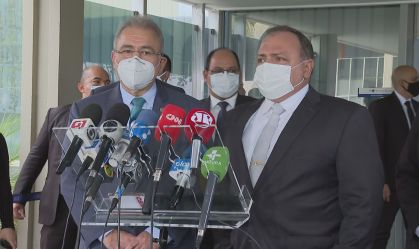 Marcelo Queiroga e Eduardo Pazuello (16.mar.2021)