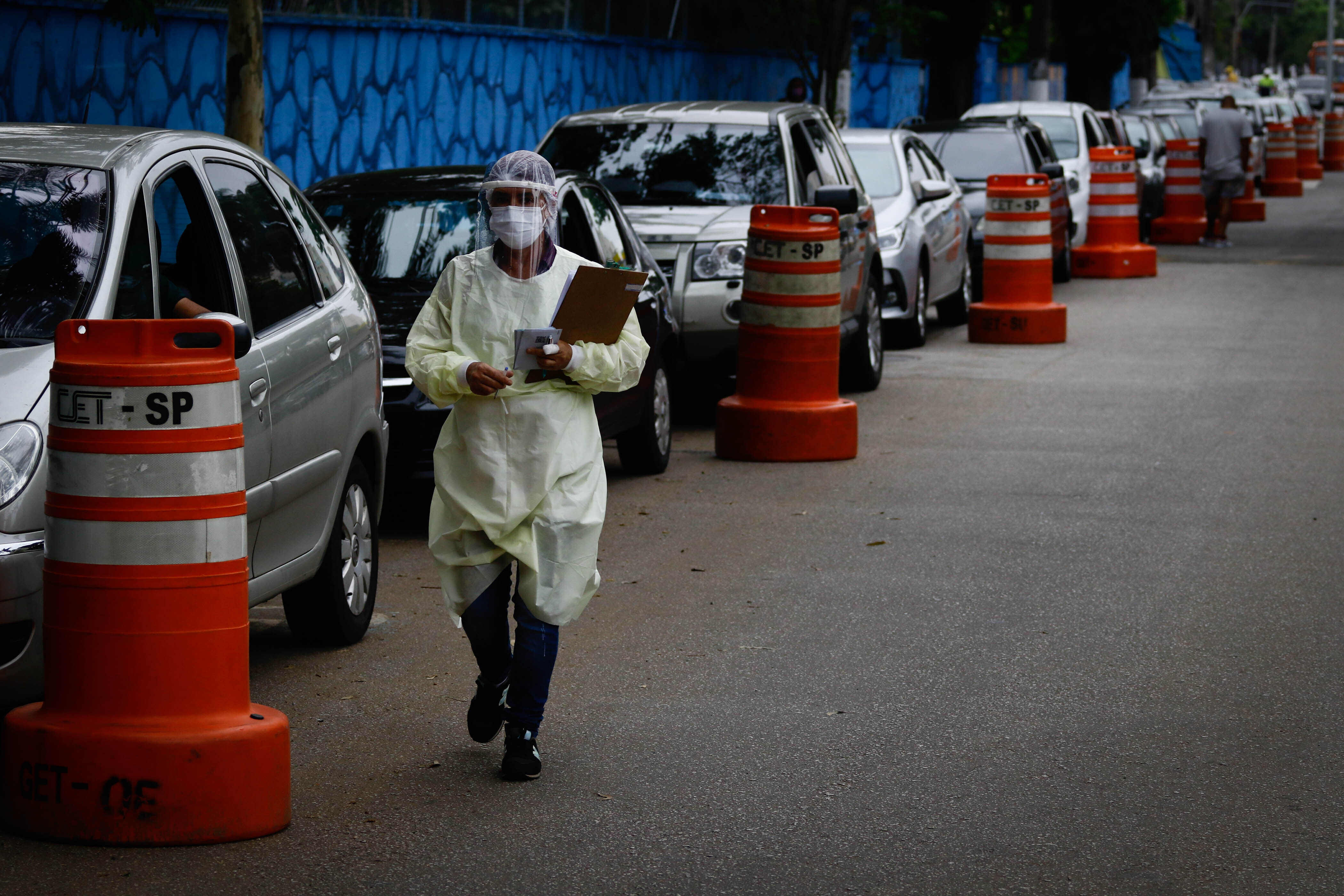 Covid-19: São Paulo inicia vacinação de idosos entre 72 e 74 anos 
