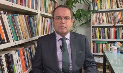 Sidney Rezende: Com ação na Justiça, Bolsonaro distancia o diálogo