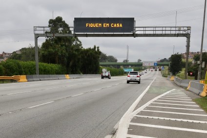 Governo de SP anunciou medidas para desestimular viagens ao litoral do estado