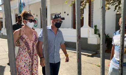 Fabrício Queiroz e Márcia Aguiar
