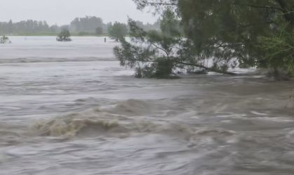 Moradores abandonam casas em Sidney, na Austrália, após fortes chuvas