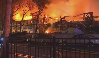 Incêndio atinge lar de idosos nos EUA; bombeiro e moradores estão desaparecidos