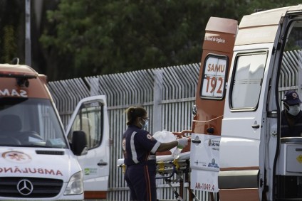Pacientes com coronavírus são transferidos na zona Leste de São Paulo