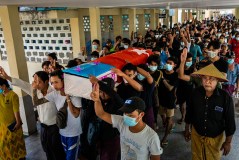 Funeral de manifestante em Mianmar