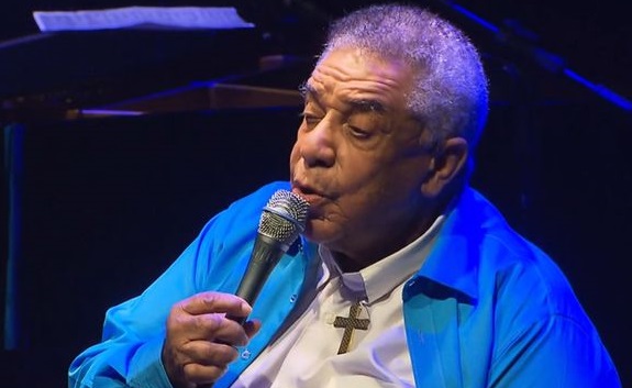 Cantor Agnaldo Timóteo segue internado em estado grave por Covid-19