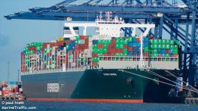 O navio Ever Given encalhou no canal de Suez
