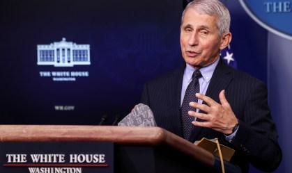 Paralisação do uso da vacina da Janssen 'não é cancelamento', diz Dr. Fauci