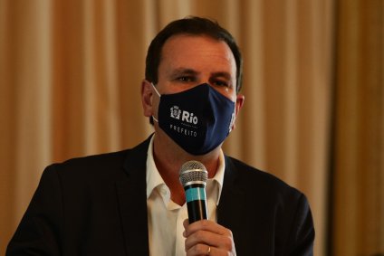 Prefeito do Rio de Janeiro, Eduardo Paes, anuncia medidas mais restritivas de circulação na capital fluminense