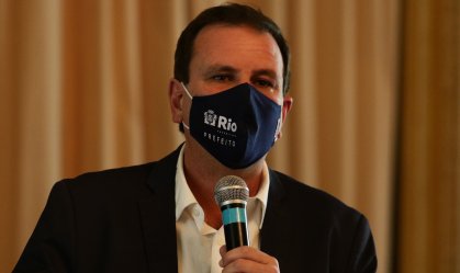 “Direito à vida está acima dessas liberdades de delirar”, diz Eduardo Paes
