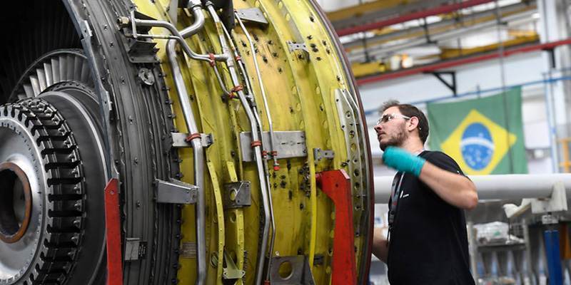 A indústria é o motor da economia brasileira A indústria é o motor da economia brasileira