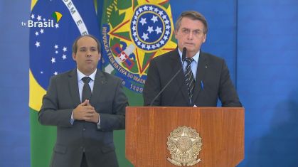 Presidente Jair Bolsonaro (sem partido) durante anúncio de medidas de ajuda a ho