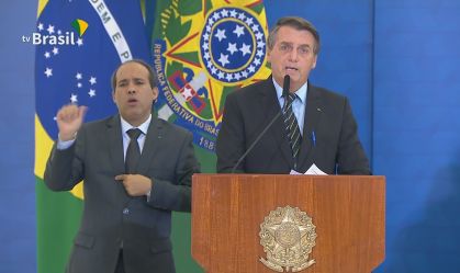 Presidente Jair Bolsonaro (sem partido) durante anúncio de medidas de ajuda a ho