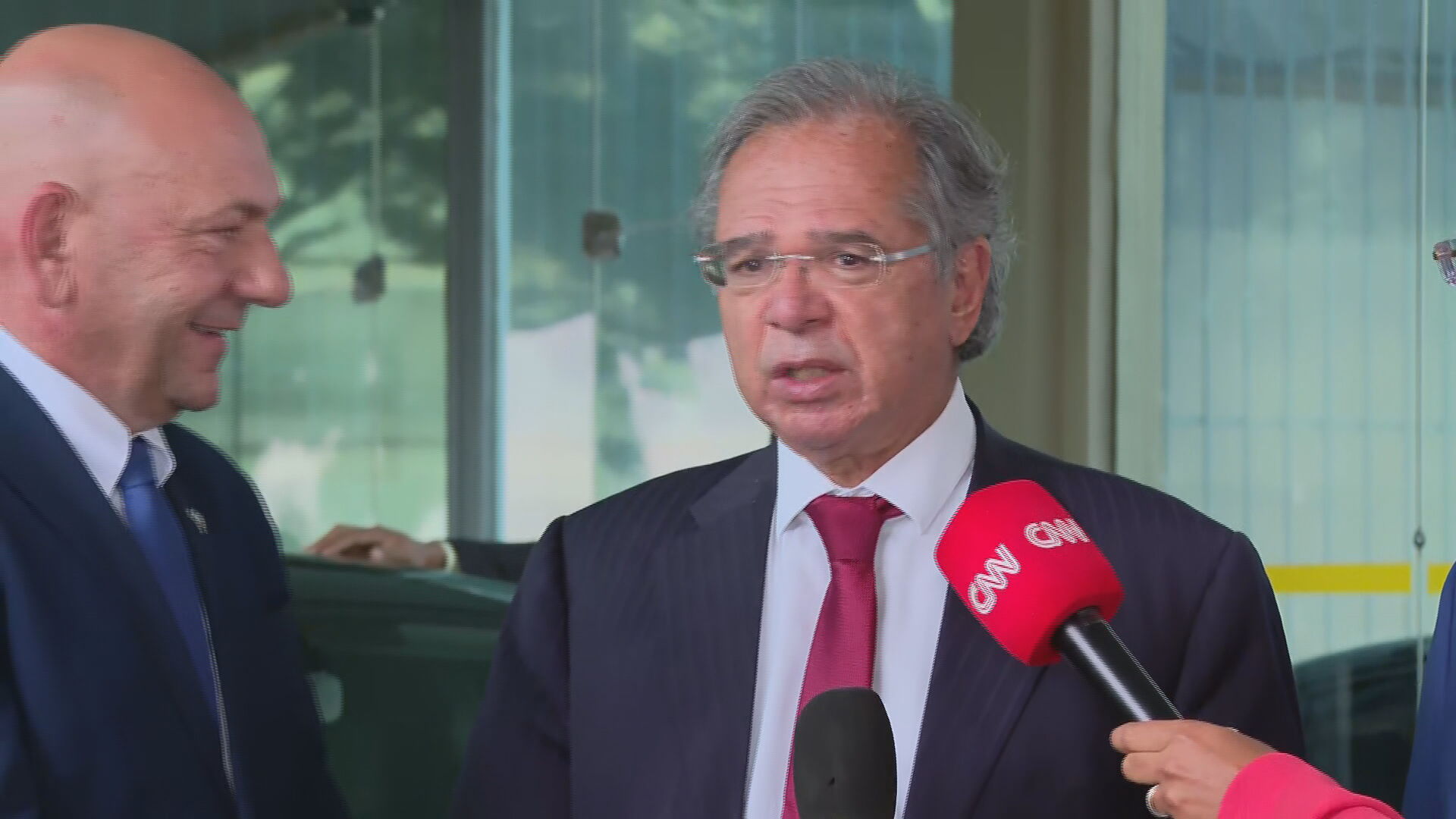 Ministro da Economia, Paulo Guedes, em coletiva após reunião com empresários (25