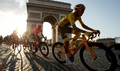 França impõe proibição de eventos, e Volta da França de ciclismo será adiada