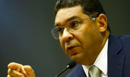 Brasil terá de sair da crise necessariamente fazendo reformas, diz Mansueto