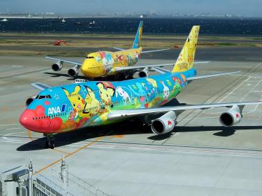 Avião da ANA com pintura de Pokemon 