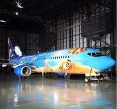 Avião da Westjet com pintura da Disney