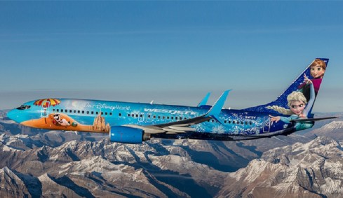 Avião da Westjet com pintura da Frozen