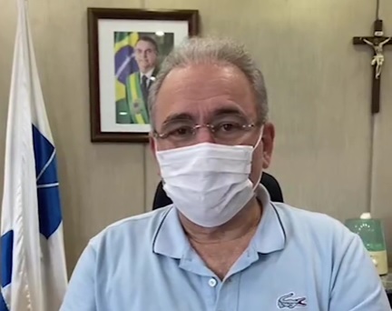 Ministro pede que pessoas usem máscara durante a Páscoa