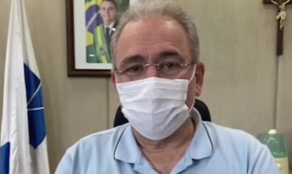 Ministro pede que pessoas usem máscara durante a Páscoa