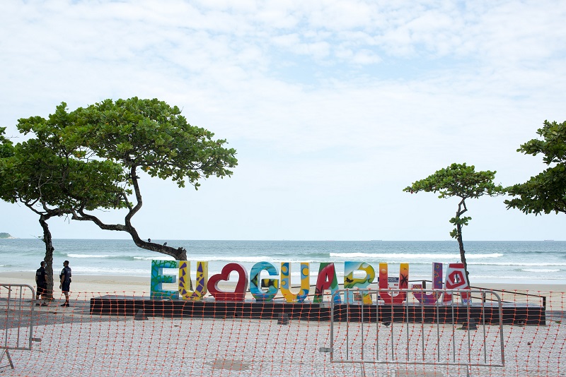 Interdição de praias no Guarujá, no litoral de São Paulo