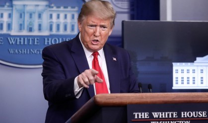 Trump indica que regras de isolamento social nos EUA podem ir além de 1º de maio