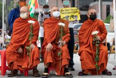 Monges em protesto em Mianmar