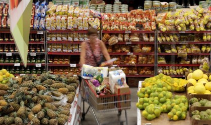 Redes de supermercados e atacarejos faturam 12,5% a mais em maio