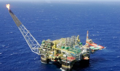 Plataforma da Petrobras na Bacia de Campos, litoral do Rio de Janeiro