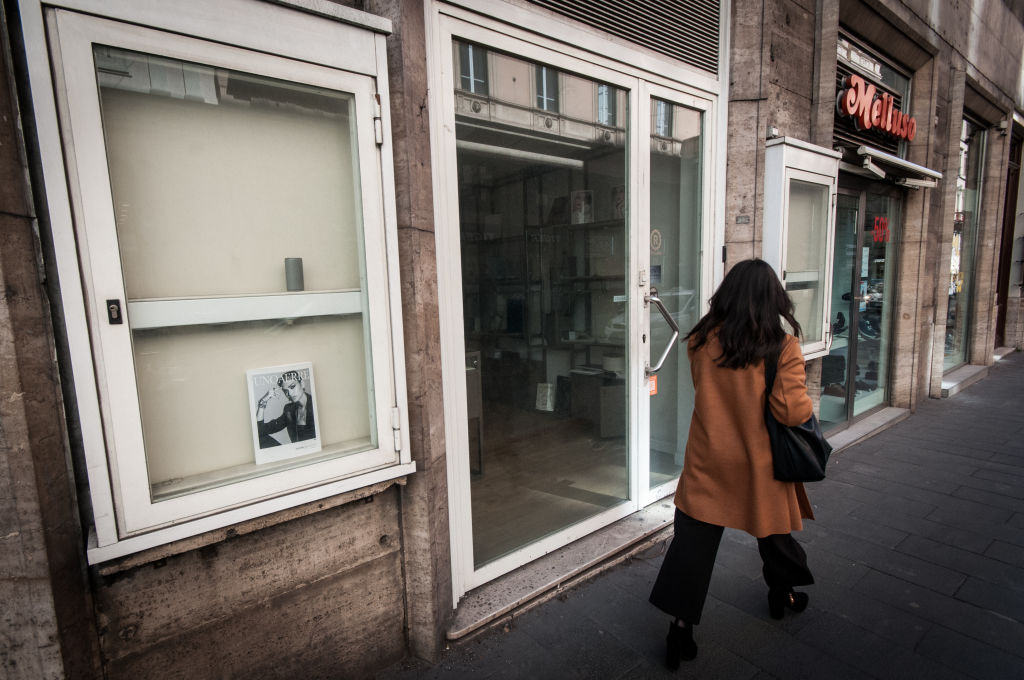 Comércio fechado em Roma