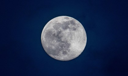 Como a lua cheia ajudou a desobstruir o Canal de Suez