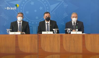 Comitê de Enfrentamento à Pandemia pede distanciamento social e uso de máscaras